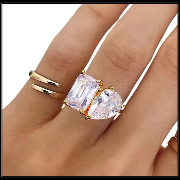 NEW 14k GOLD SIMULATED DIAMOND DOUBLE STONE PEAR & PRINCESS STATEMENT RING - Picture 7 of 7